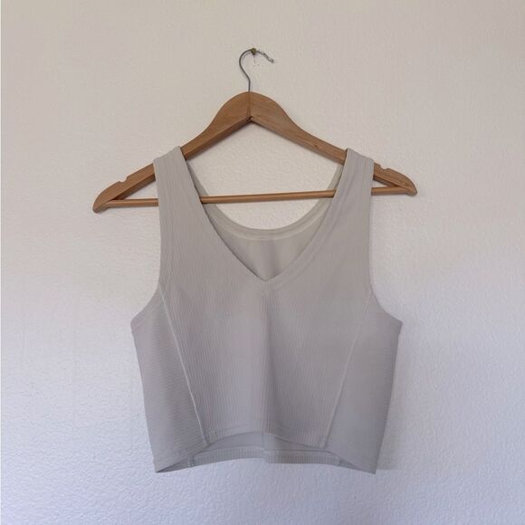 Women’s Lululemon crop top - Picture 2 of 4
